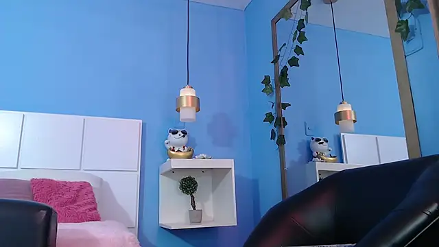 PenelopeBond online show from October 15, 1:14 pm