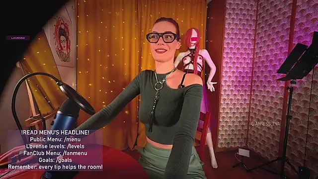 Giantess Eva online show from April 24, 8:44 pm