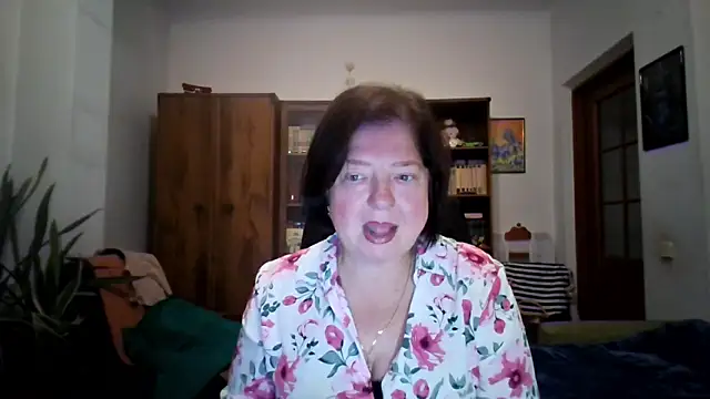 Violet Pulse online show from November 12, 2:26 pm