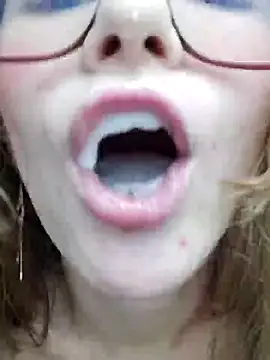 Snapshot of Rubialuna chatting on September 25, 10:18 pm Rubialuna online show from September 25, 10:18 pm