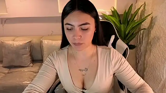 scarlett smith tp online show from December 18, 1:38 pm