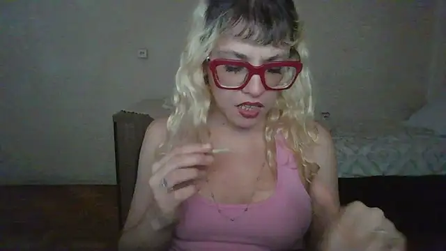 BlondieTami online show from February 4, 11:41 pm