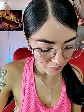 ValeNiitaLuv online show from April 6, 4:34 am