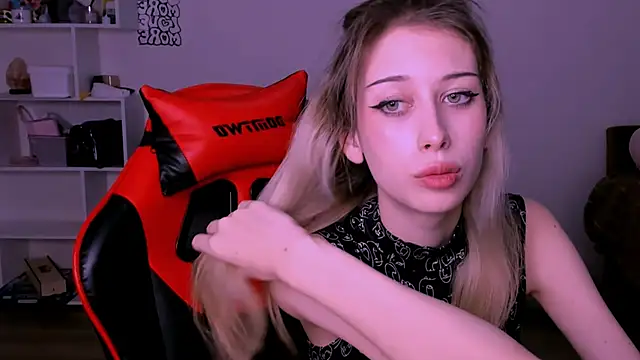 Lori lolii online show from October 11, 7:49 pm