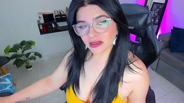 Snapshot of Miel_82 chatting on September 26, 11:19 am Miel 82 online show from September 26, 11:19 am