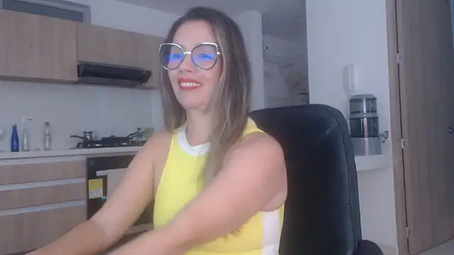 LovePaula online show from June 2, 11:44 am