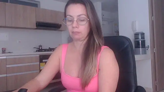 LovePaula online show from June 27, 1:50 am