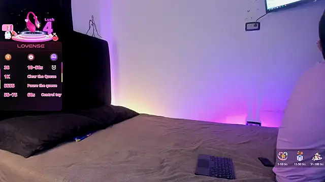 BoomChikaWow online show from November 20, 11:50 pm