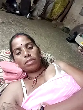 Snapshot of Kirti_k chatting on October 4, 4:33 pm Kirti k online show from October 4, 4:33 pm