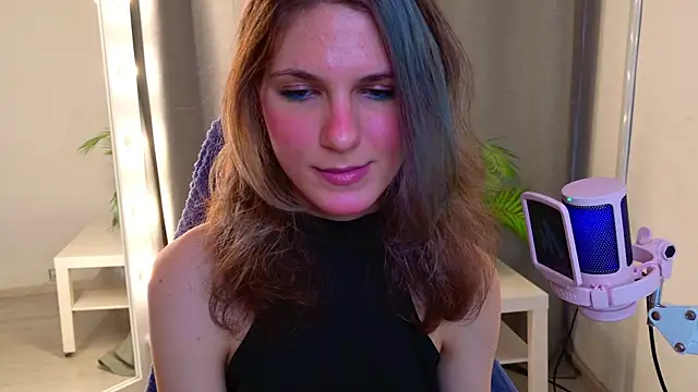 Snapshot of CipherellaFure chatting on October 14, 1:57 pm CipherellaFure online show from October 14, 1:57 pm