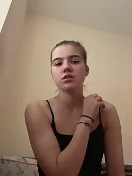 Snapshot of Lucy-XXX- chatting on October 7, 4:33 pm Lucy-XXX- online show from October 7, 4:33 pm