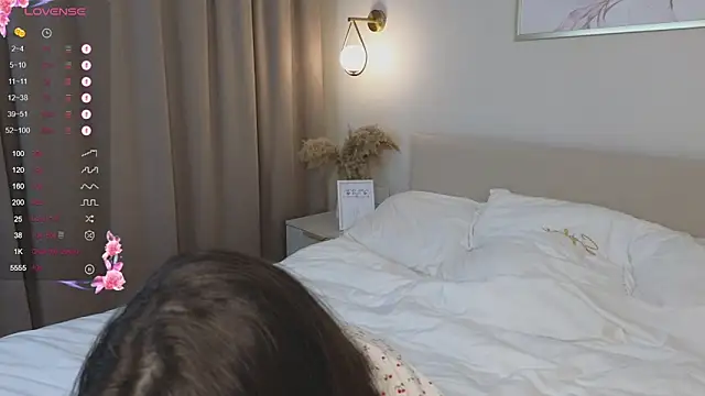 Veyaspace online show from October 25, 2:03 pm