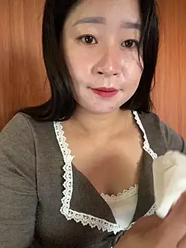 violet-00 online show from October 18, 1:30 am