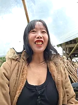 helenzz online show from November 6, 1:22 am