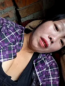 helenzz online show from November 5, 1:11 am