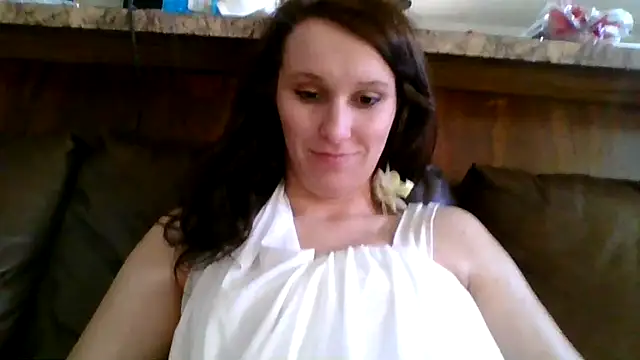 brunettebabexo3 online show from March 13, 9:16 pm