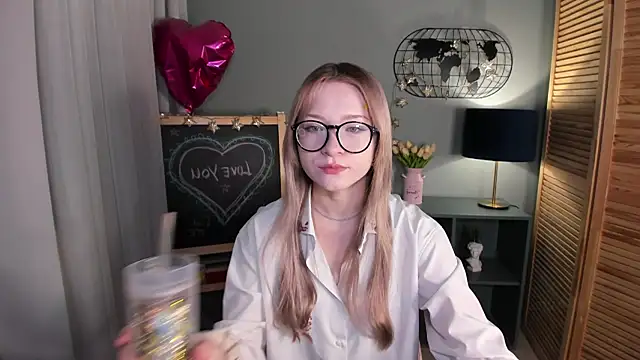 elliupp online show from October 8, 8:29 am