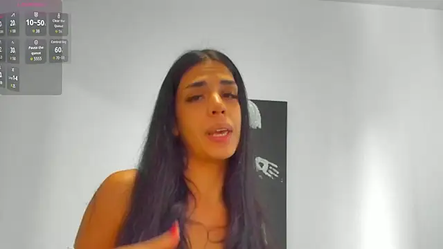 Snapshot of AylinHazellx chatting on October 4, 9:26 am AylinHazellx online show from October 4, 9:26 am