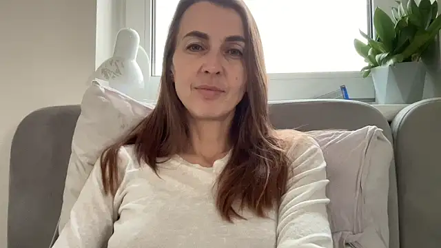 Snapshot of Arivanna chatting on October 31, 5:20 am Arivanna online show from October 31, 5:20 am