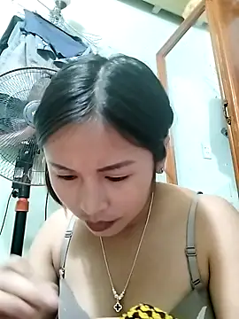 Snapshot of Mai4568 chatting on September 30, 4:45 pm Mai4568 online show from September 30, 4:45 pm