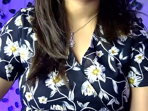 Aaliya02 online show from January 6, 7:23 am