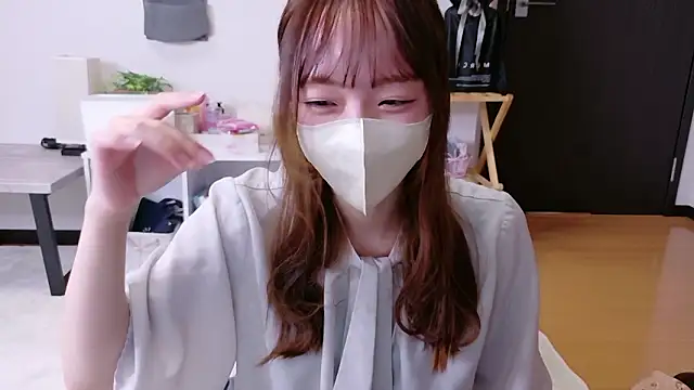 Snapshot of saku_sakura_ chatting on October 13, 8:06 am saku sakura online show from October 13, 8:06 am