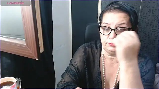 Snapshot of MissSanjanne chatting on September 14, 5:49 am MissSanjanne online show from September 14, 5:49 am