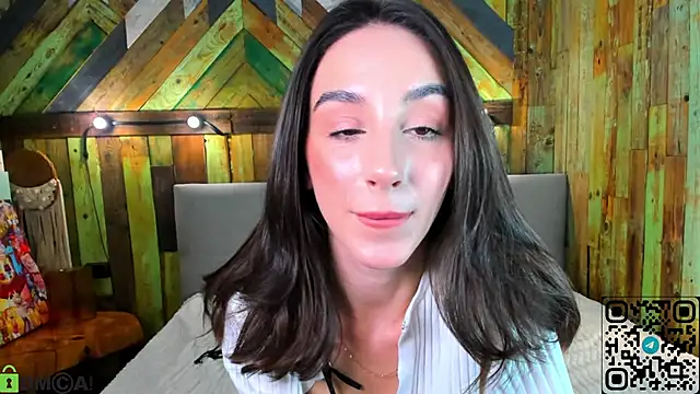 Snapshot of Elliizabeth chatting on October 22, 7:24 am Elliizabeth online show from October 22, 7:24 am