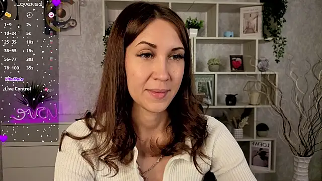 DreamVelour online show from October 27, 8:25 pm