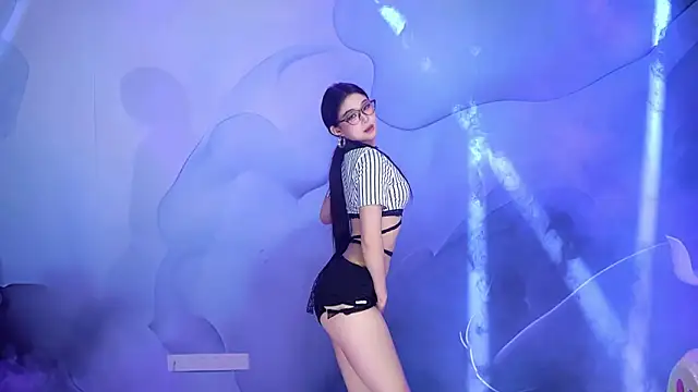 CM---001 online show from March 21, 2:05 am