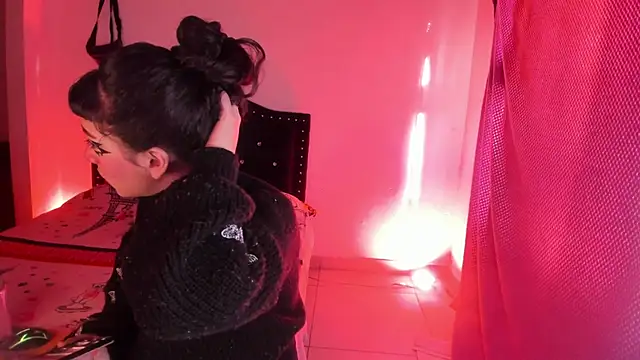 kitty  chs online show from November 27, 11:24 am