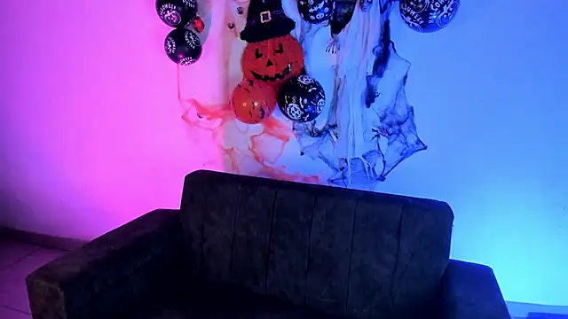 kitty  chs online show from October 7, 5:50 pm