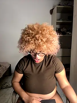 Snapshot of niki_wild18 chatting on September 29, 10:37 pm niki wild18 online show from September 29, 10:37 pm