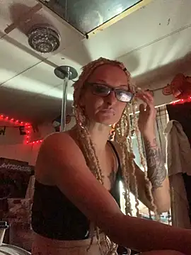 blondebarbiebae online show from November 7, 7:03 am