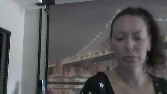 Snapshot of Selirine chatting on October 2, 2:38 am Selirine online show from October 2, 2:38 am