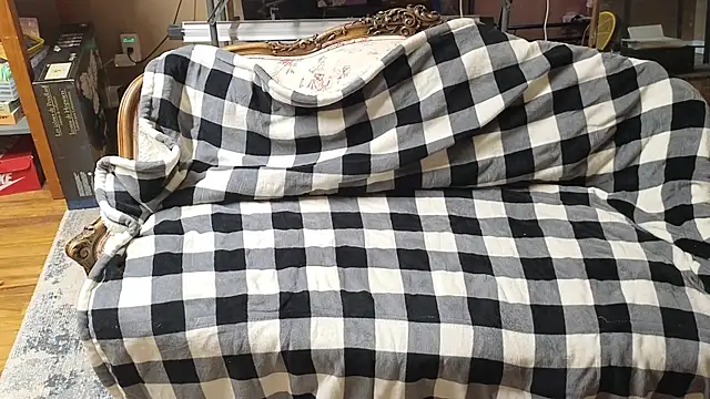 xofrankiefinexo online show from March 4, 4:30 am