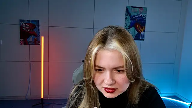 Snapshot of HaleySun chatting on October 1, 1:16 pm HaleySun online show from October 1, 1:16 pm