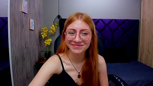 Snapshot of ChloeCampbell03 chatting on September 26, 1:20 pm ChloeCampbell03 online show from September 26, 1:20 pm