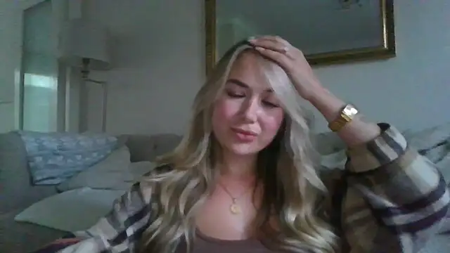 Snapshot of BarbieDolly_x chatting on September 23, 5:44 pm BarbieDolly x online show from September 23, 5:44 pm