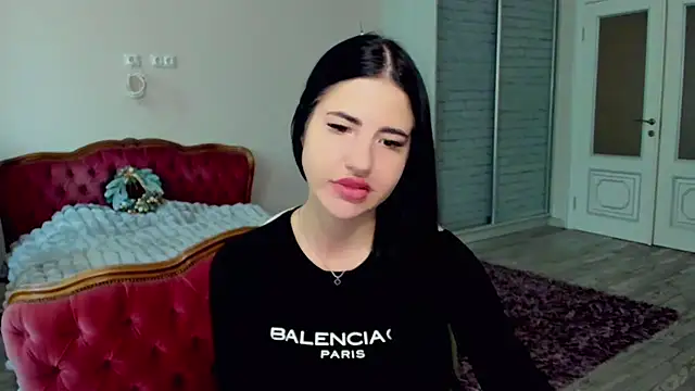 Malibu J online show from December 3, 11:45 am