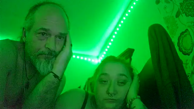 HippieDad333 online show from December 17, 3:00 am