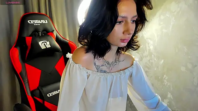 Michelle Murray online show from October 29, 1:21 am