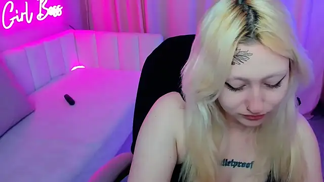 JuliaSharkk online show from September 29, 1:49 pm