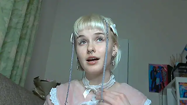 Paradoxy  online show from December 18, 8:13 pm