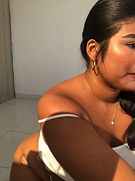 AnaBrowmn online show from November 4, 1:16 pm