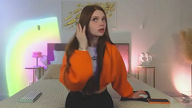 Nicole Broown  online show from February 10, 8:56 pm