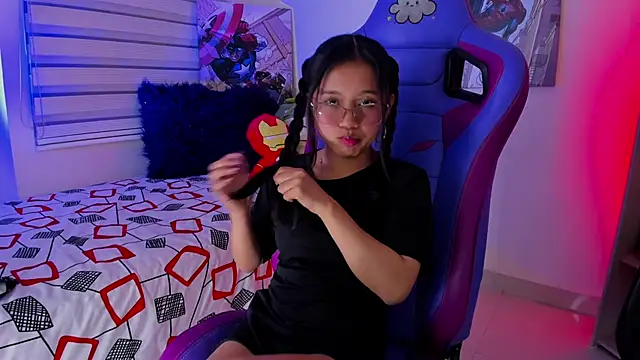 Snapshot of Zoe_Skyler chatting on October 8, 3:49 pm Zoe Skyler online show from October 8, 3:49 pm