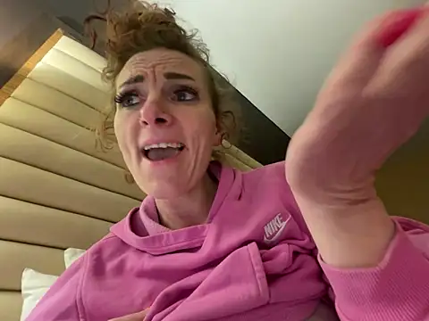 arianna1993 online show from February 12, 7:32 am