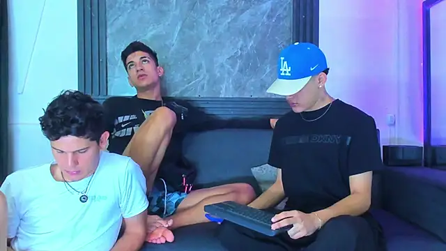 Stiben boy online show from November 28, 4:15 am