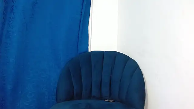 Snapshot of violeta_hillsss chatting on October 12, 2:25 am violeta hillsss online show from October 12, 2:25 am